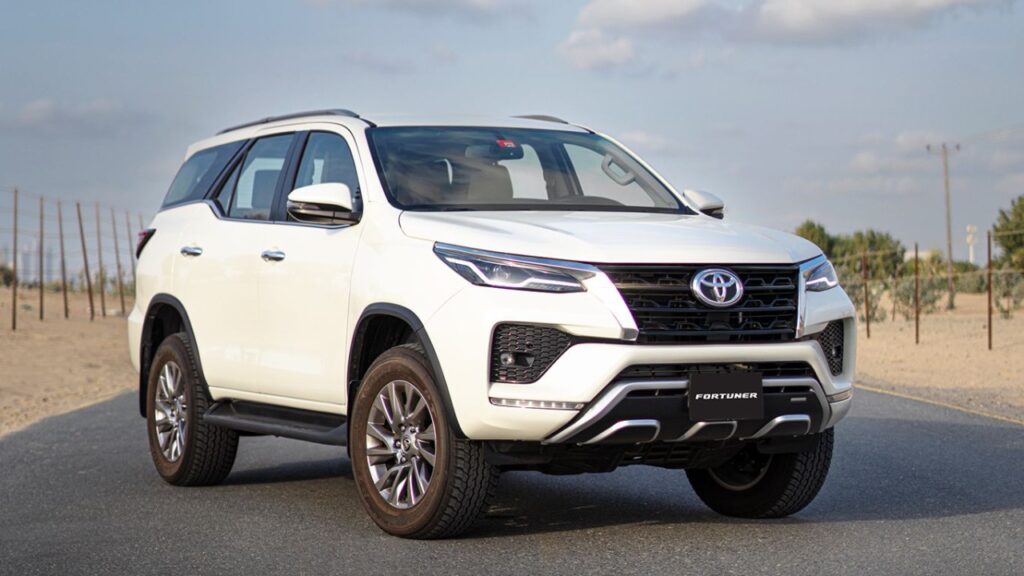 Rental Mobil Terpercaya - Toyota Fortuner 2023 (autopediame)
